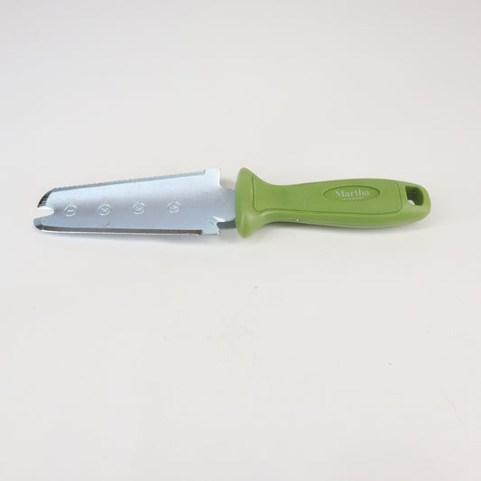Serrated Hand Trowel for Mole Trapping